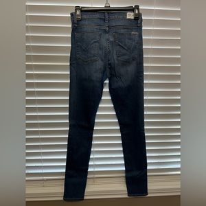Hudson size 27 high waist Barbara, NWOT, distressed knee